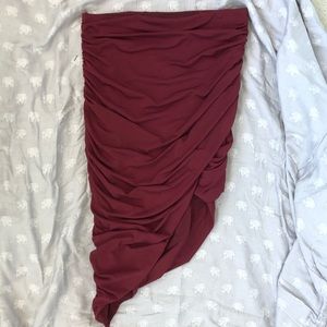 ASYMMETRICAL WINE RED MINISKIRT FOREVER 21 SIZE M